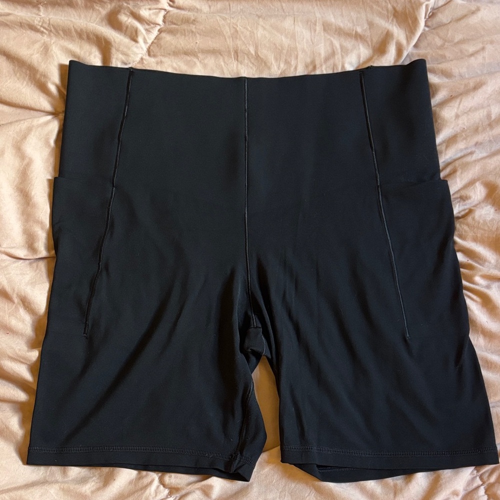Offline by aerie Real Me extra hold up pocket 7” biker shorts! - Picture 4 of 6